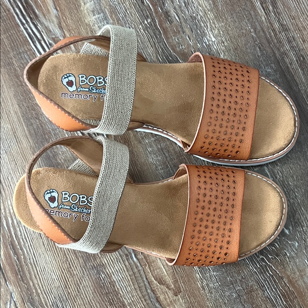 Skechers BOBS Tan and Cream Sandals